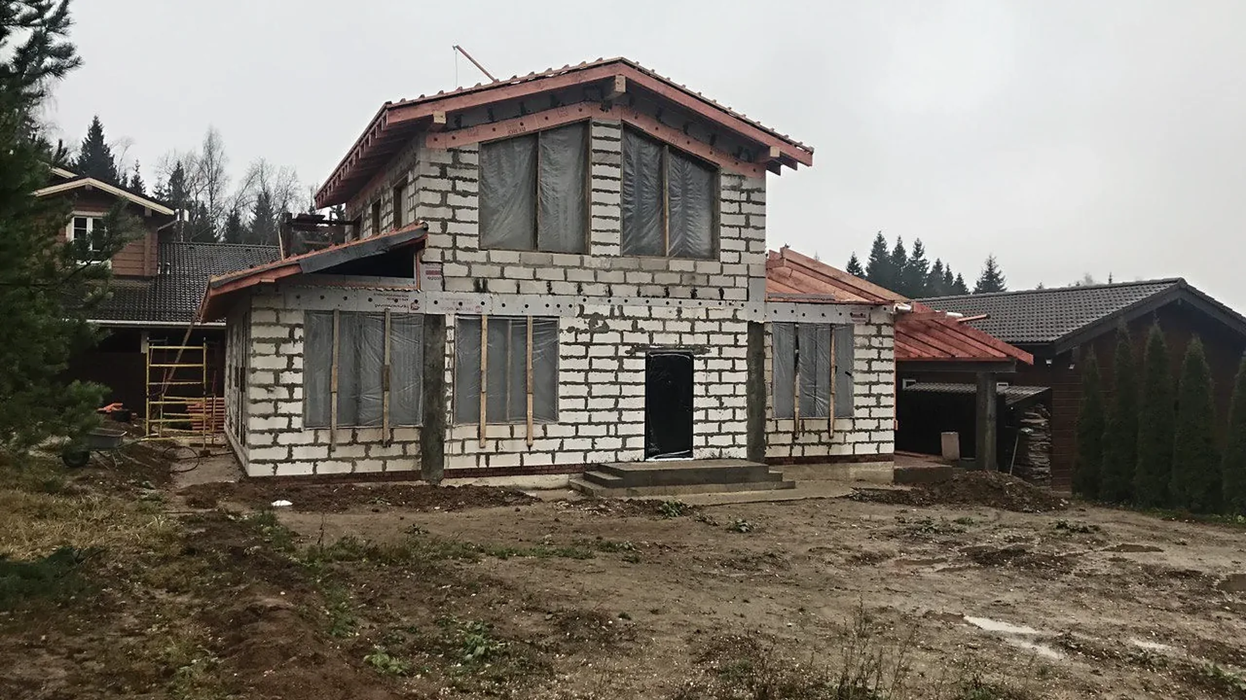 Дом со двора — до работ